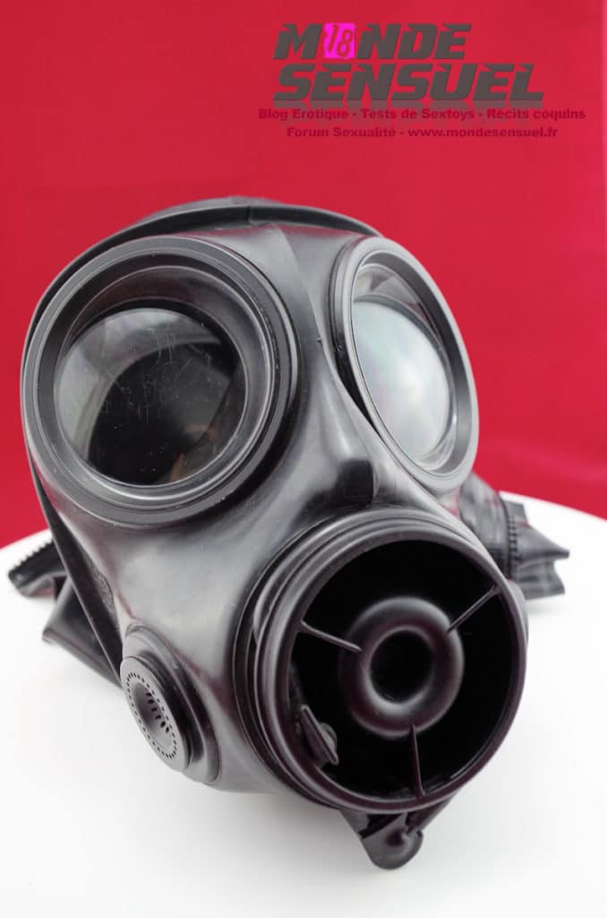 masque a gaz cagoule latex